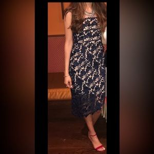 MIDI dress; Designer: Keepsake